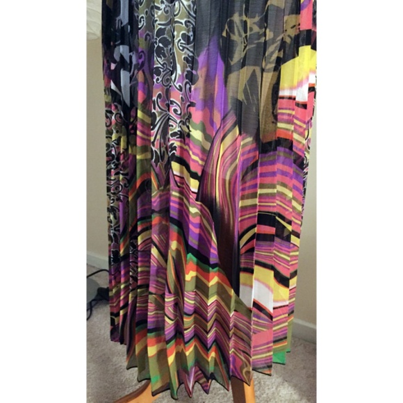 NWT! Nina Piu Sleeveless Colorful Pleated Maxi Dress, V-Neck, Small - Picture 4 of 7